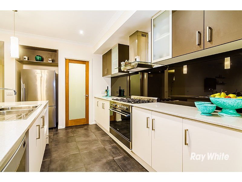 33 Alysha Avenue, Lyndhurst VIC 3975