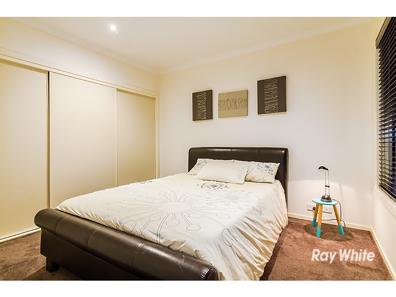 33 Alysha Avenue, Lyndhurst VIC 3975