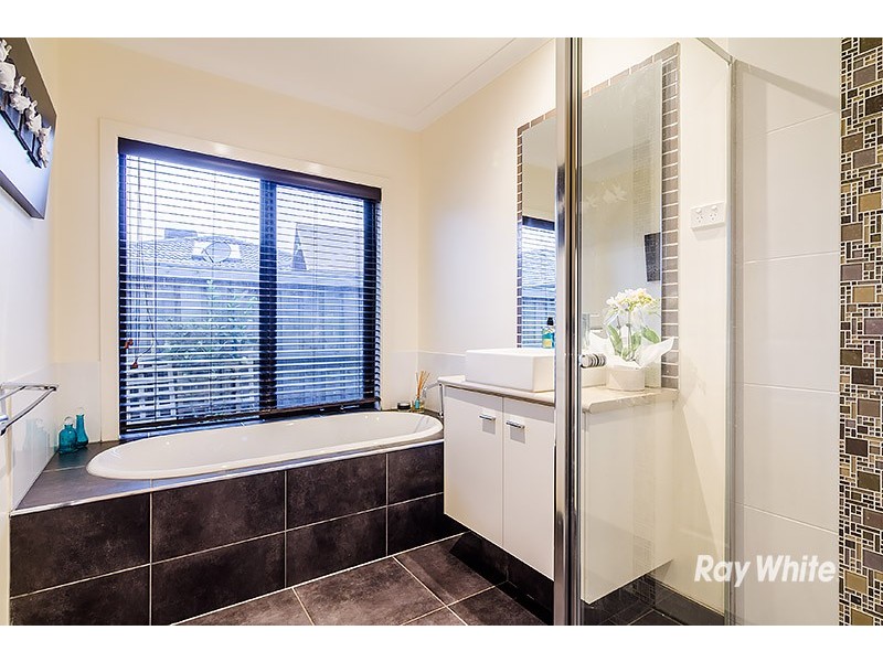 33 Alysha Avenue, Lyndhurst VIC 3975