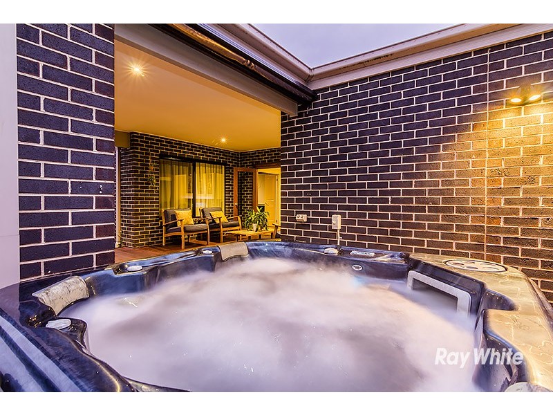 33 Alysha Avenue, Lyndhurst VIC 3975