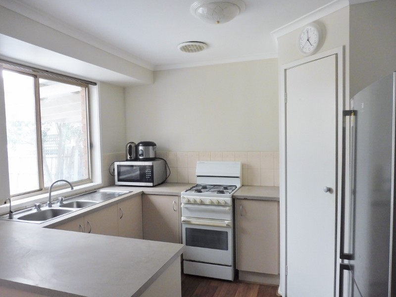 16 Joyce Street, Cranbourne West VIC 3977