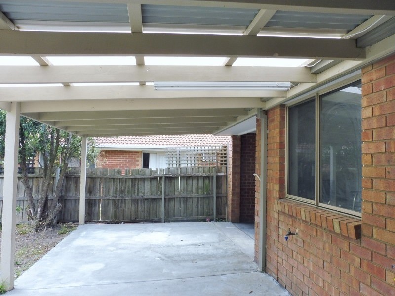 16 Joyce Street, Cranbourne West VIC 3977