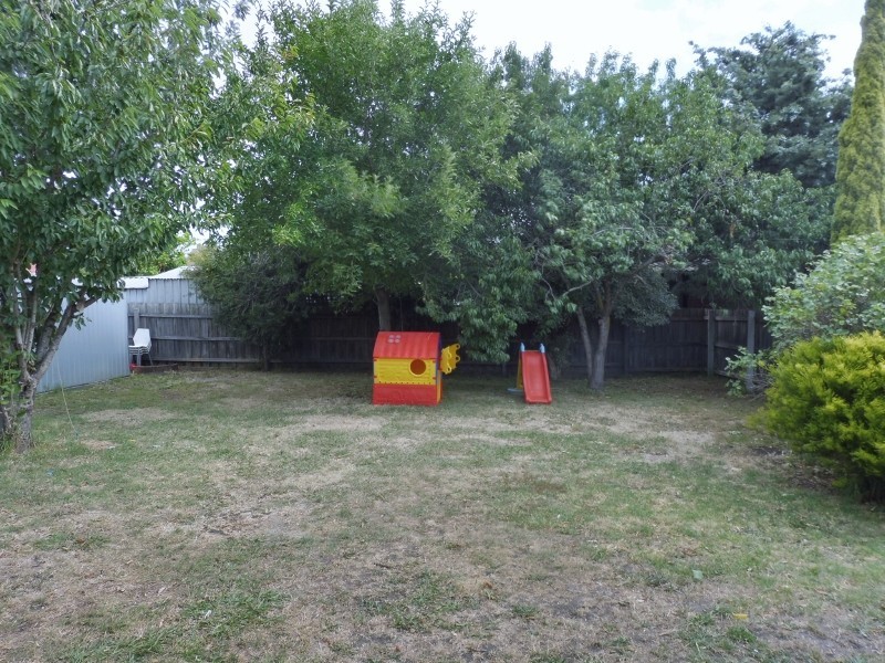 16 Joyce Street, Cranbourne West VIC 3977