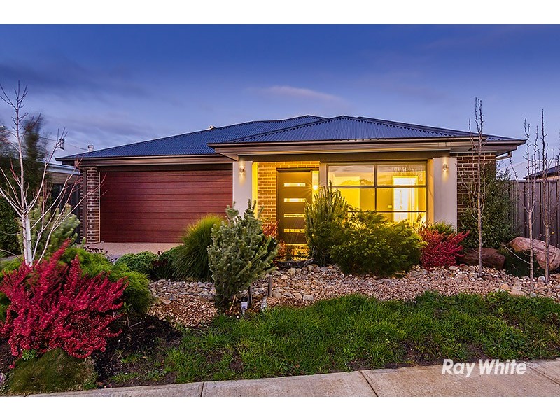 9 Elwick Drive, Clyde North VIC 3978