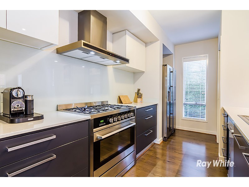 9 Elwick Drive, Clyde North VIC 3978