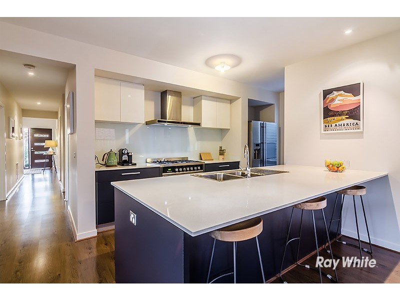 9 Elwick Drive, Clyde North VIC 3978