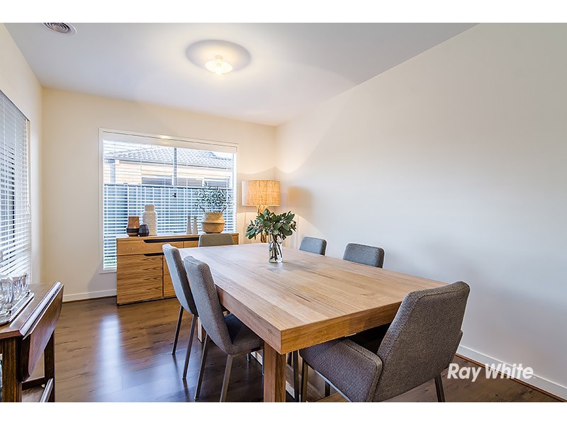 9 Elwick Drive, Clyde North VIC 3978