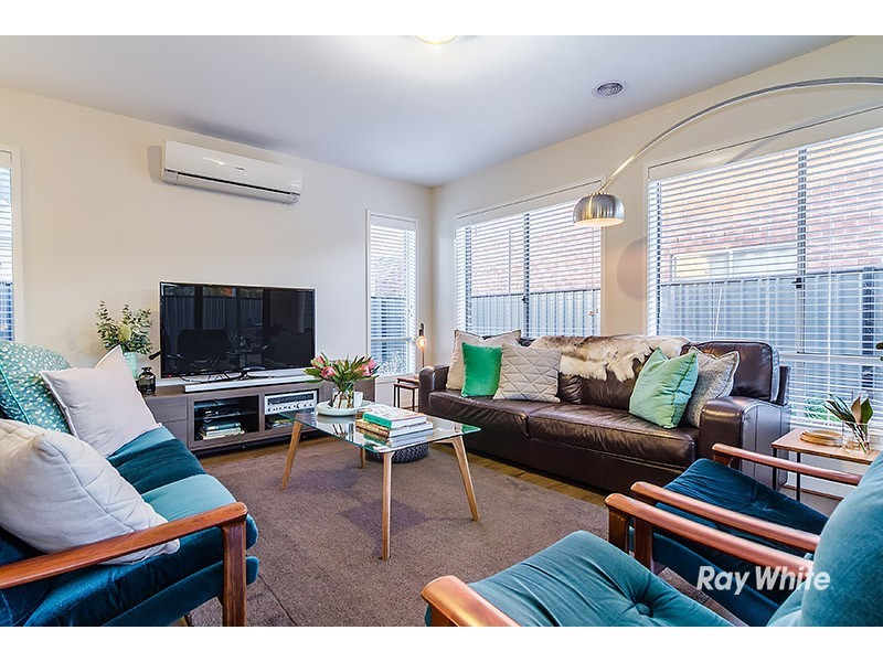 9 Elwick Drive, Clyde North VIC 3978