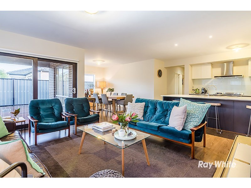 9 Elwick Drive, Clyde North VIC 3978