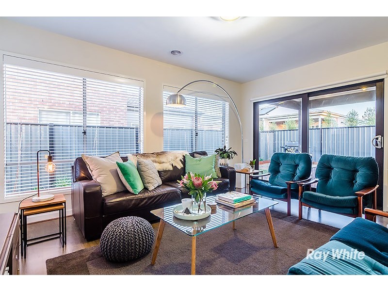 9 Elwick Drive, Clyde North VIC 3978