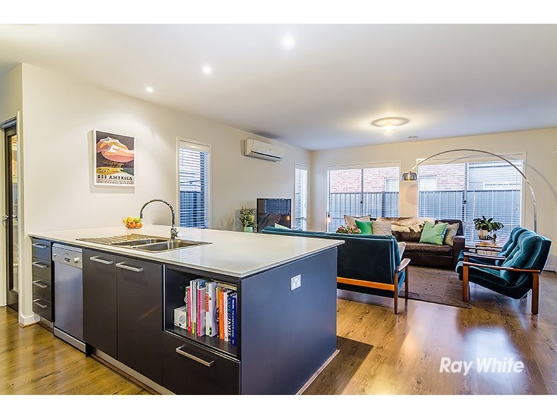 9 Elwick Drive, Clyde North VIC 3978