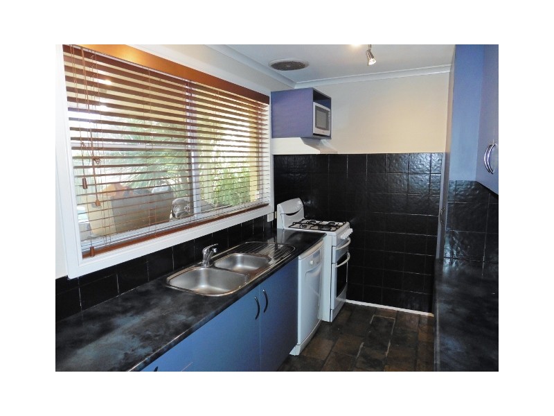 4 Valepark Crescent, Cranbourne VIC 3977