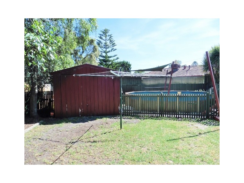 4 Valepark Crescent, Cranbourne VIC 3977