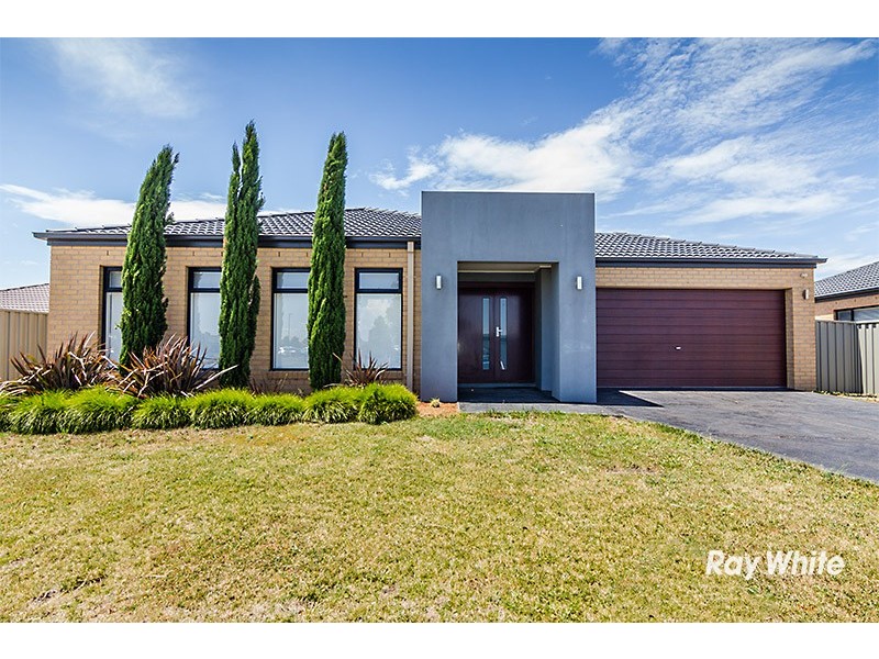 57 Stately Drive, Cranbourne East VIC 3977