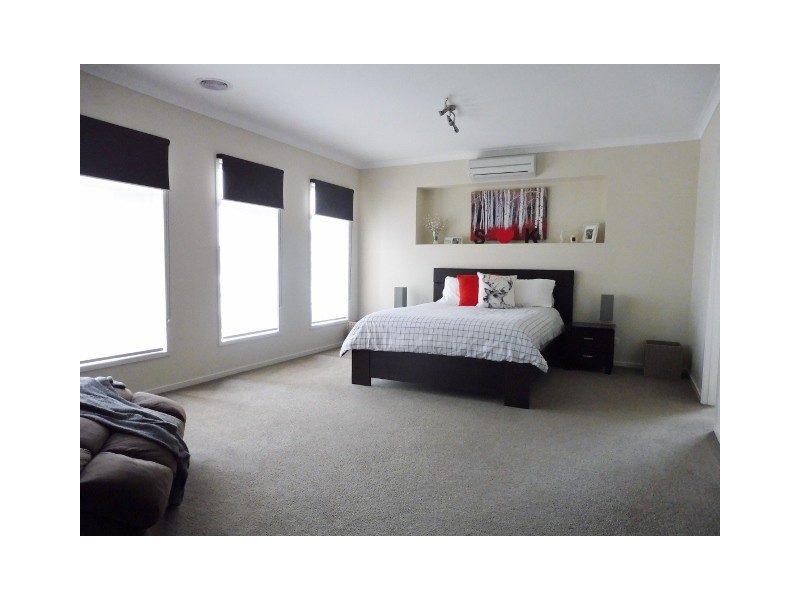 57 Stately Drive, Cranbourne East VIC 3977