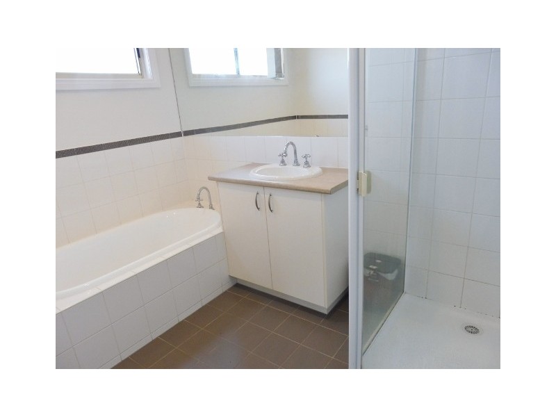 115 Golden Grove Drive, Narre Warren South VIC 3805