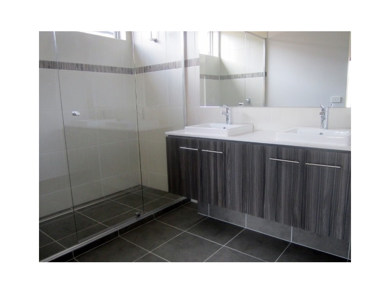 10 Macreadie Drive, Berwick VIC 3806