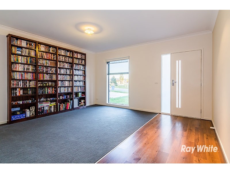 3 Venn Grove, Cranbourne West VIC 3977