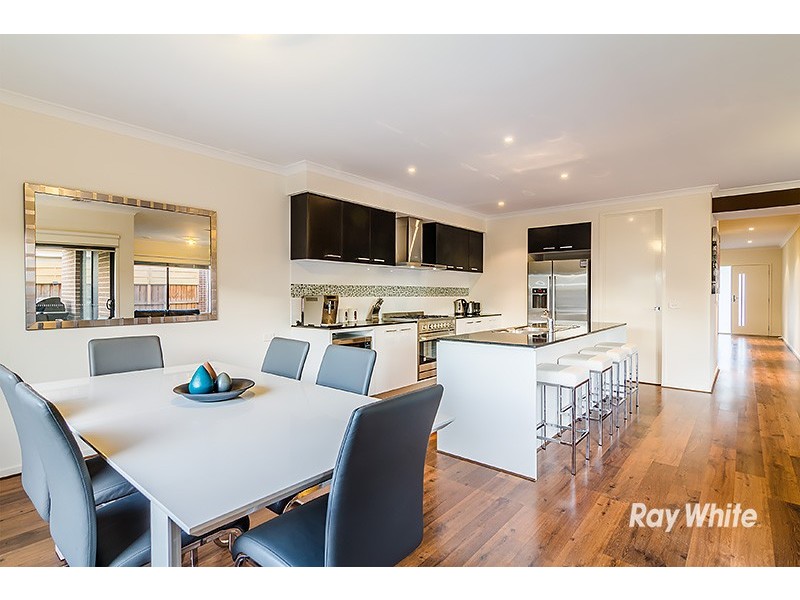 3 Venn Grove, Cranbourne West VIC 3977