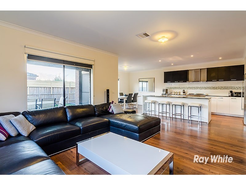 3 Venn Grove, Cranbourne West VIC 3977