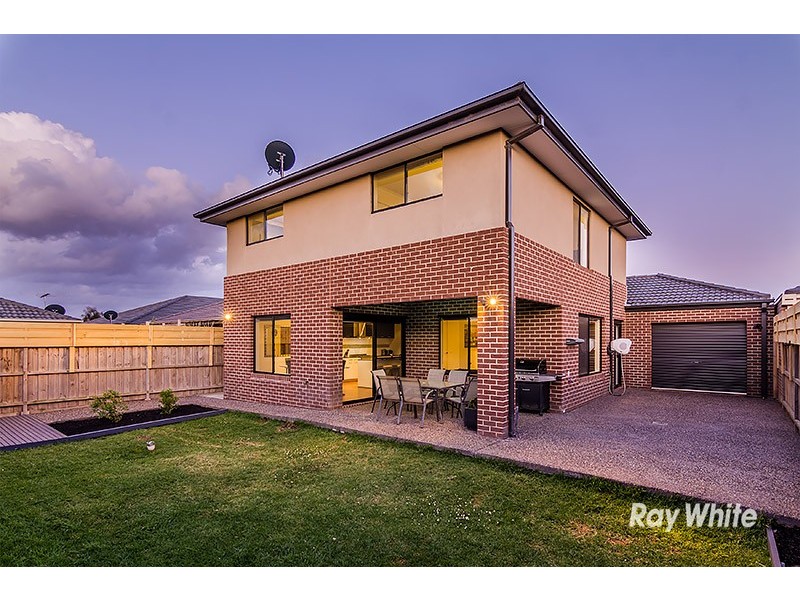 3 Venn Grove, Cranbourne West VIC 3977