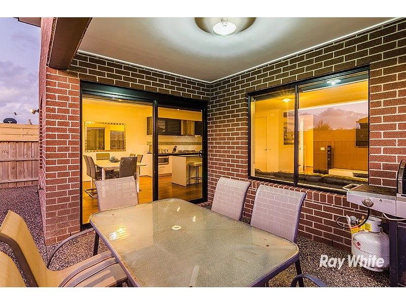 3 Venn Grove, Cranbourne West VIC 3977