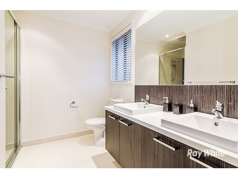 3 Venn Grove, Cranbourne West VIC 3977