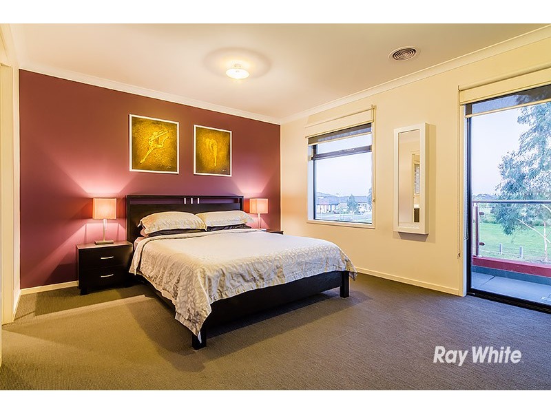 3 Venn Grove, Cranbourne West VIC 3977