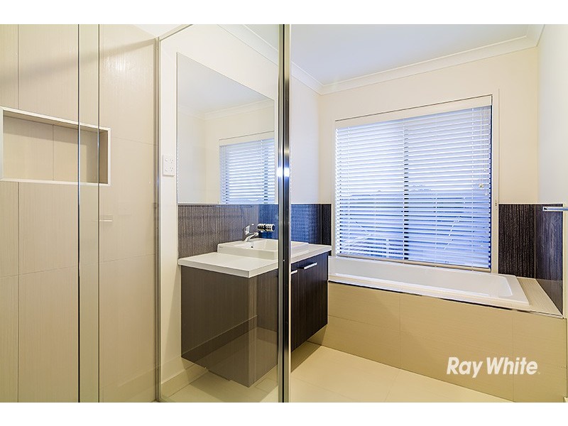 3 Venn Grove, Cranbourne West VIC 3977