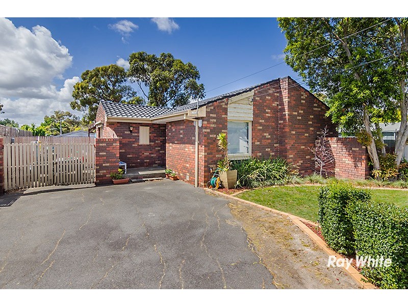 77 Circle Drive South, Cranbourne VIC 3977