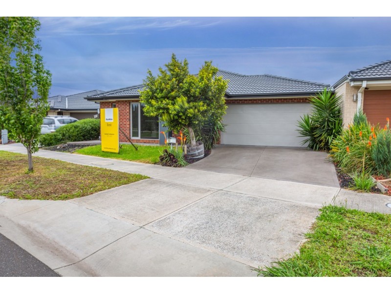 12 Onyx Crescent, Officer VIC 3809