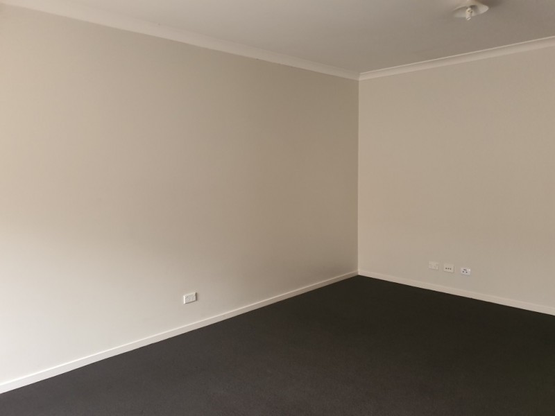 12 Onyx Crescent, Officer VIC 3809