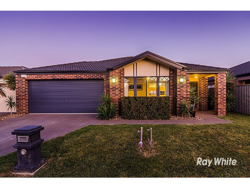 12 Reynard Place, Cranbourne East VIC 3977