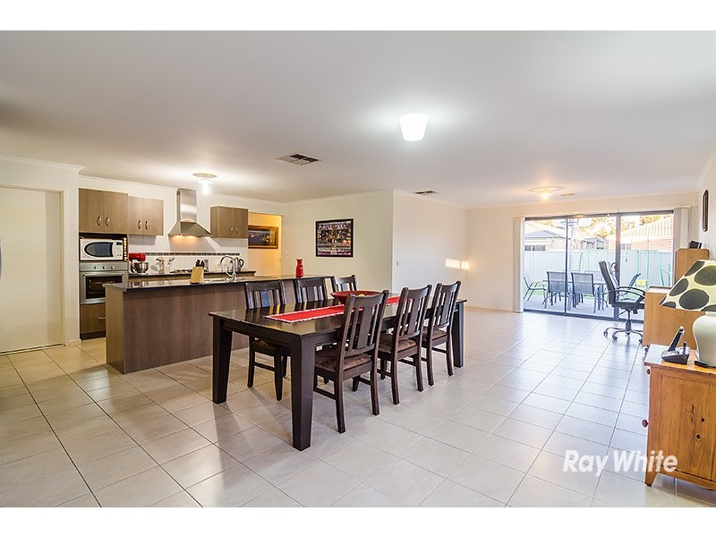 12 Reynard Place, Cranbourne East VIC 3977
