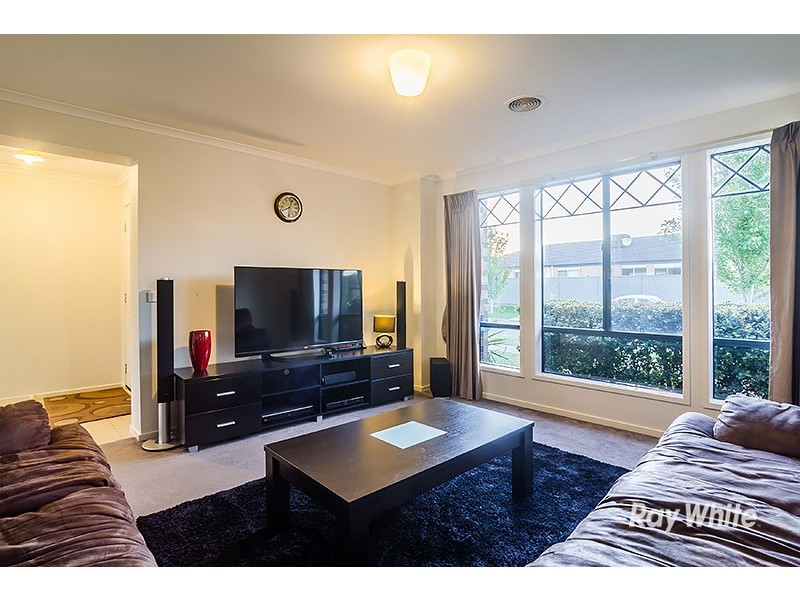 12 Reynard Place, Cranbourne East VIC 3977