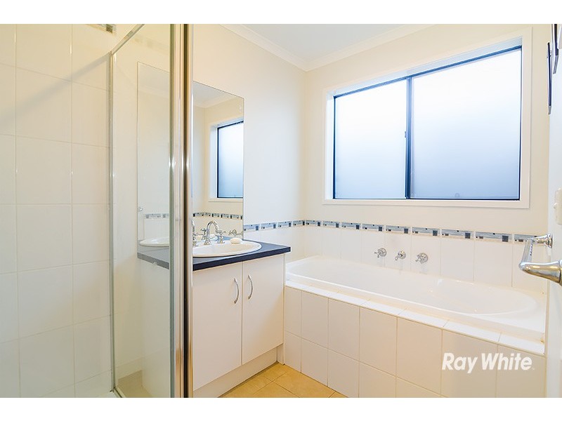 12 Reynard Place, Cranbourne East VIC 3977