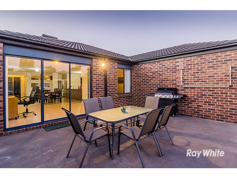 12 Reynard Place, Cranbourne East VIC 3977
