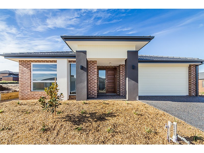 3 Goodenia Loop, Cranbourne West VIC 3977