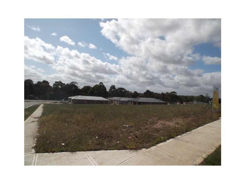 21 Fable Way, Cranbourne East VIC 3977