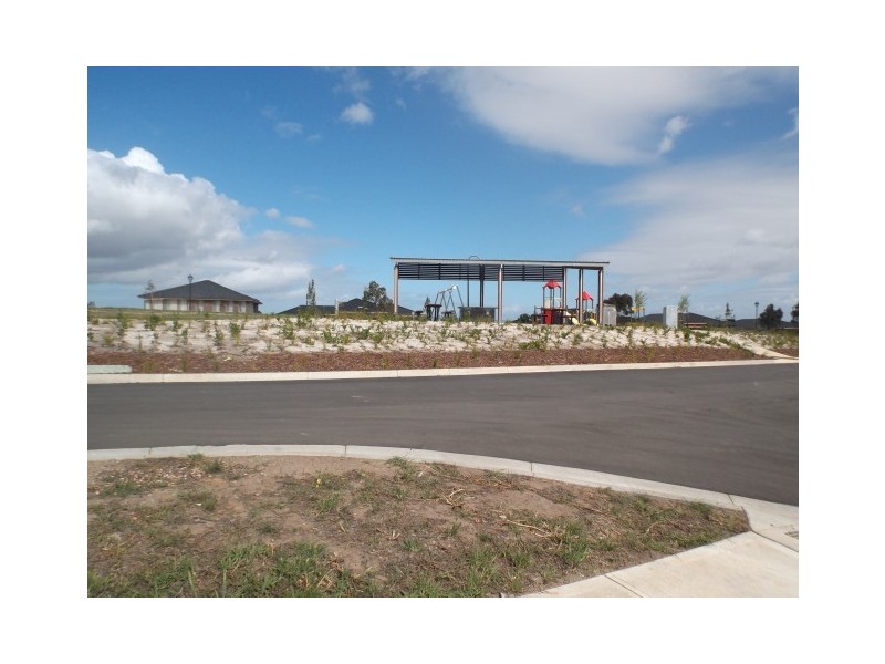 21 Fable Way, Cranbourne East VIC 3977