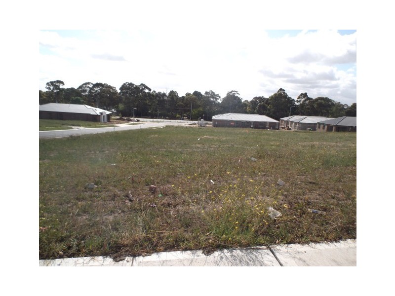 21 Fable Way, Cranbourne East VIC 3977