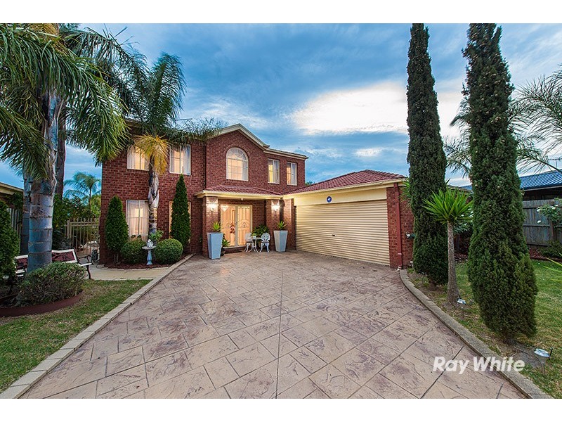 18 Mariner Close, Cranbourne North VIC 3977