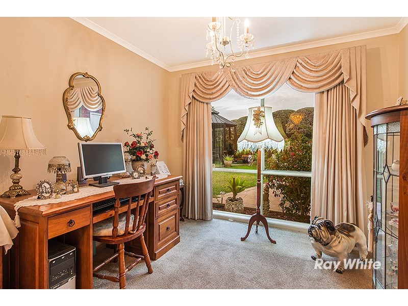 18 Mariner Close, Cranbourne North VIC 3977