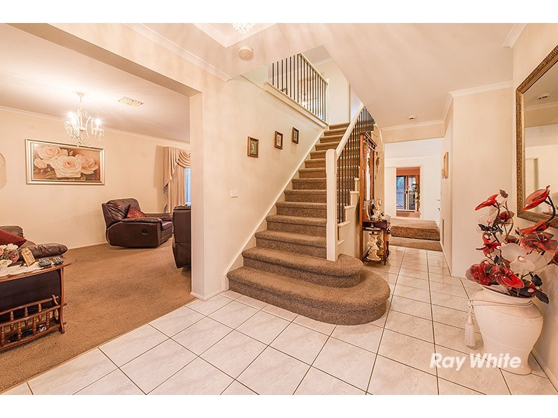 18 Mariner Close, Cranbourne North VIC 3977