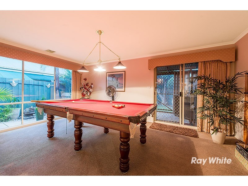 18 Mariner Close, Cranbourne North VIC 3977