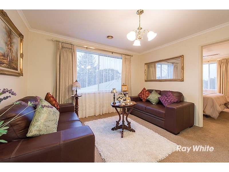 18 Mariner Close, Cranbourne North VIC 3977