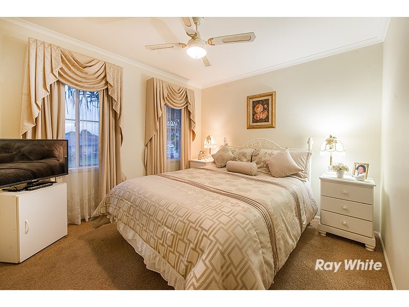 18 Mariner Close, Cranbourne North VIC 3977