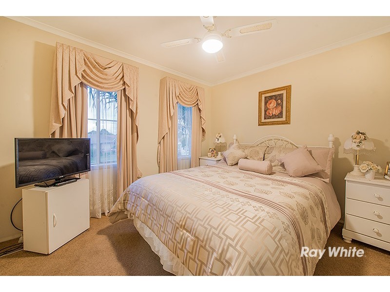 18 Mariner Close, Cranbourne North VIC 3977