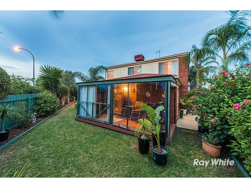 18 Mariner Close, Cranbourne North VIC 3977