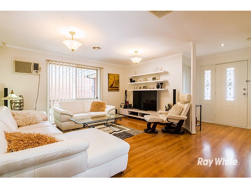 33 Genista Road, Cranbourne West VIC 3977